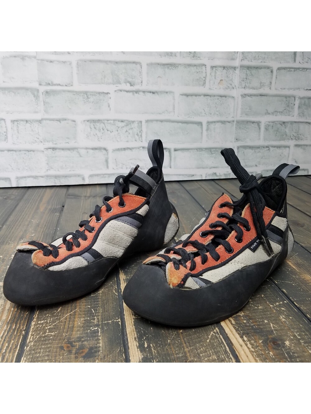 Five Ten Stealth Men's Climbing Shoes Black/Orange/Gray US 9